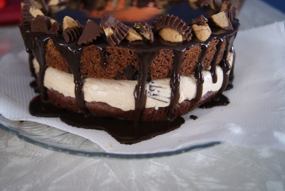Top with more peanut butter cups if you like (you like). 